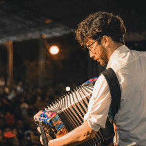 Domina el acordeón con facilidad: App profesional